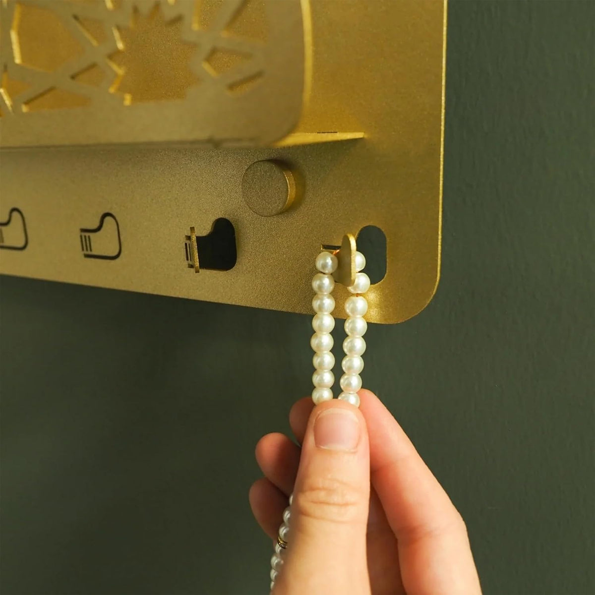Al- Qurbat Wall-Mounted Quran Holder